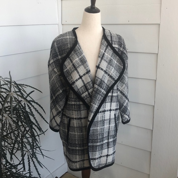 Cynthia Rowley stylish plaid jacket 3/4 sleeve black piping, pockets, great fun - Picture 1 of 7